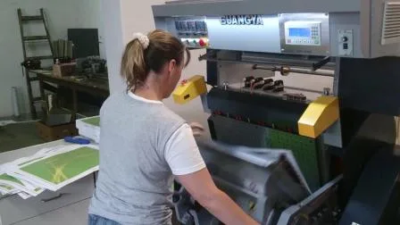 Machine manuelle d'estampage à chaud et de découpe du papier ondulé, du carton